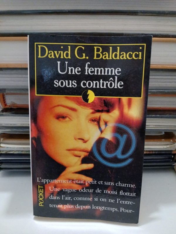 Une femme sous contrôle