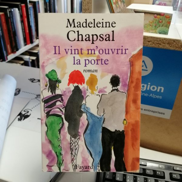 Il vint m'ouvrir la porte