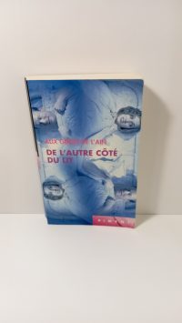 De l'autre côté du lit