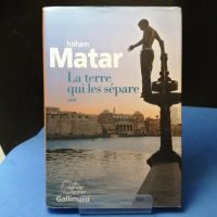 La terre qui les sépare