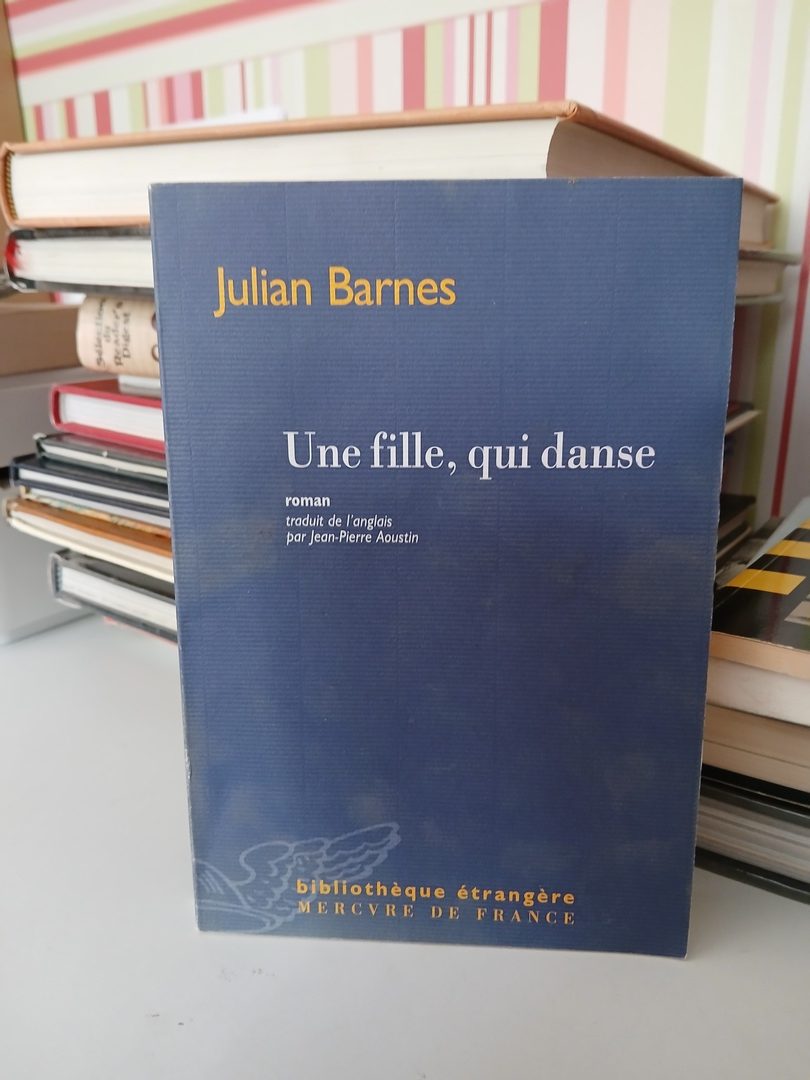 Une fille, qui danse