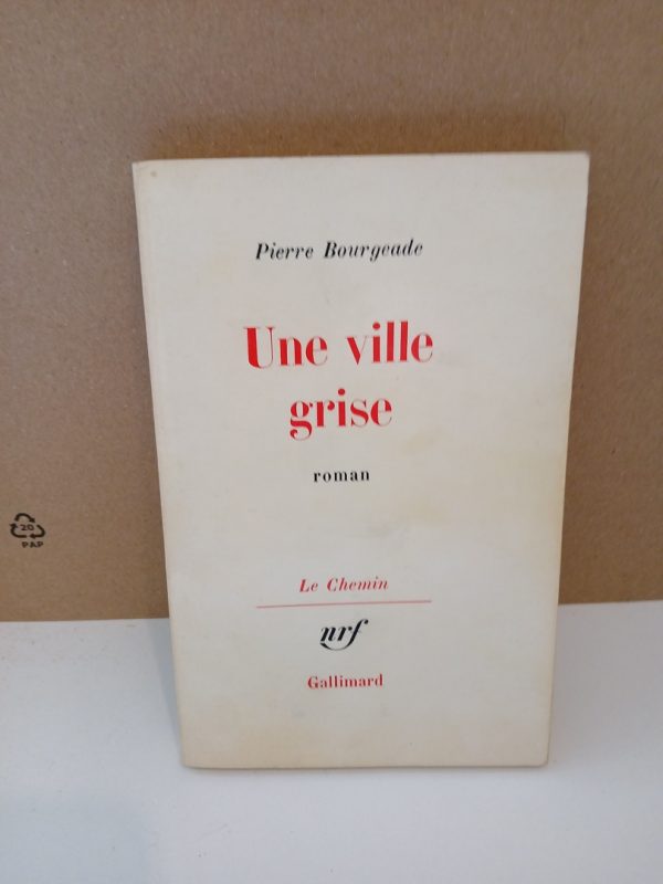 Une ville grise