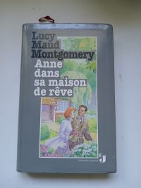 Anne dans sa maison de rêve