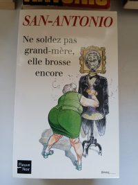 Ne soldez pas grand-mère - Elle brosse encore