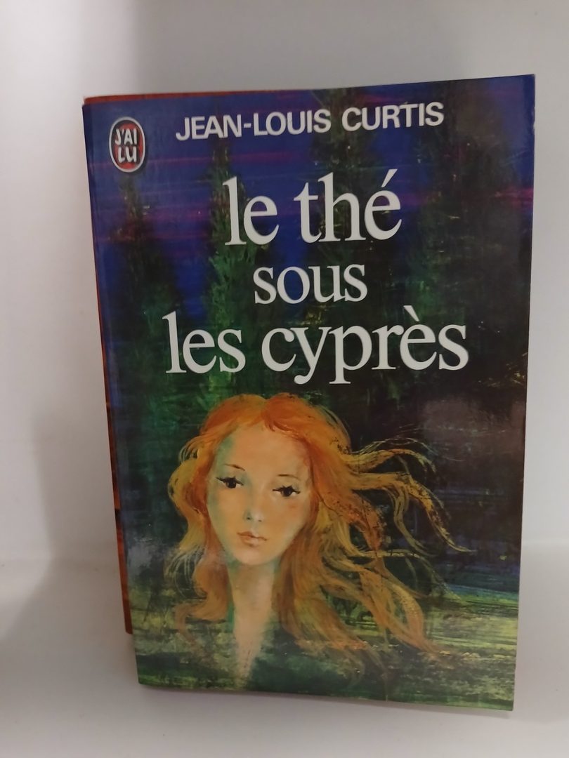 Le thé sous les cyprès