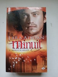 Minuit, 2 - Minuit écarlate